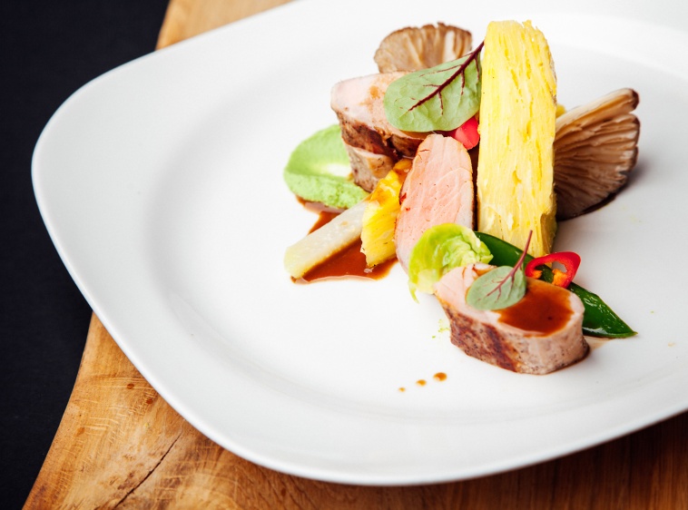 Restauracja Four Winds Polędwiczka wieprzowa z sosem demi-glace...?v=1.0.1