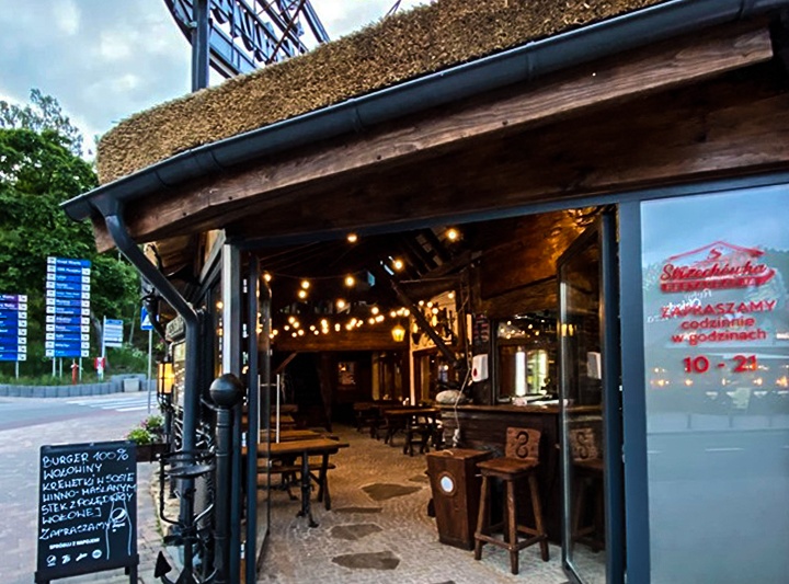 Restauracja Strzech&oacute;wka