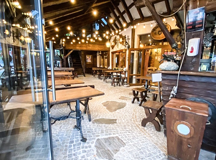 Restauracja Strzech&oacute;wka